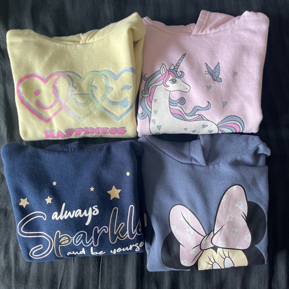 Like New! Girls sweatshirts and sweatpants. Size 6/7 - Picture 5 of 7